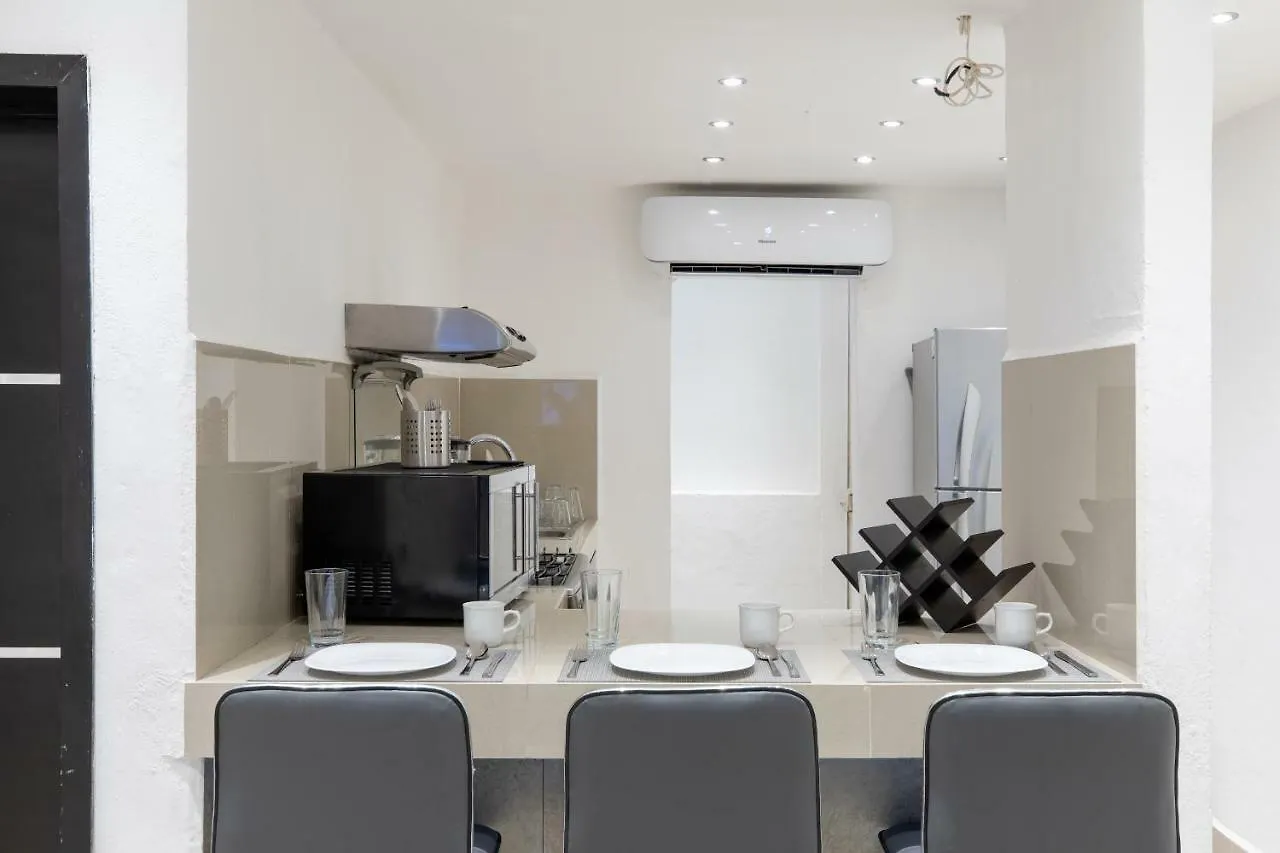 Departamento En Cancun De 2 Recamaras, Sala, Cocina, Tvs, Wifi 아파트