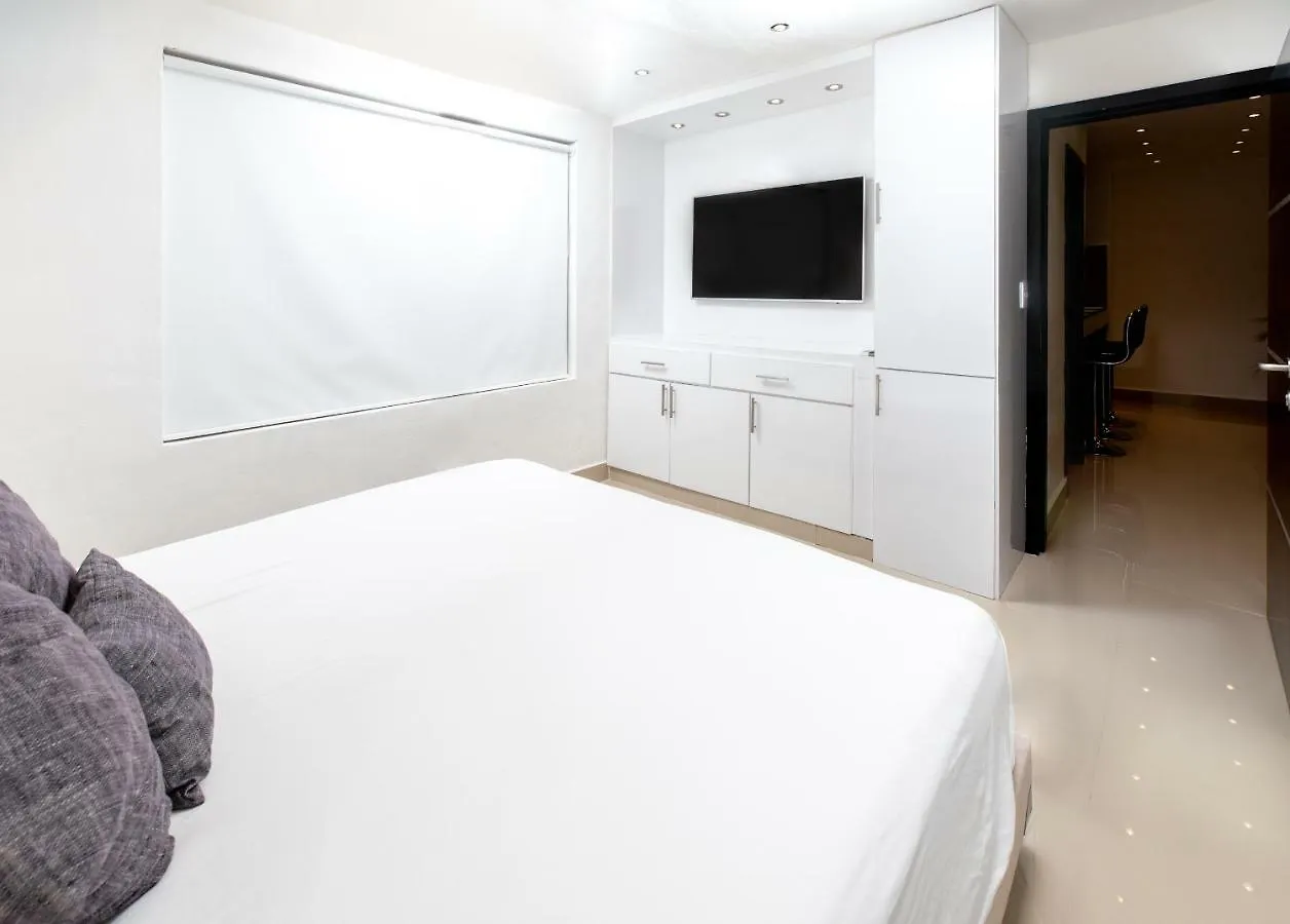 Departamento En Cancun De 2 Recamaras, Sala, Cocina, Tvs, Wifi 아파트