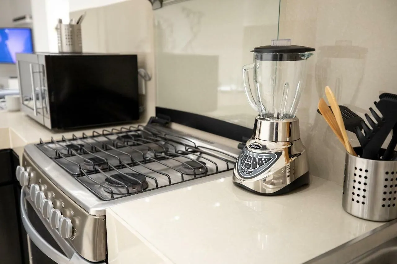 Departamento En Cancun De 2 Recamaras, Sala, Cocina, Tvs, Wifi 아파트 멕시코