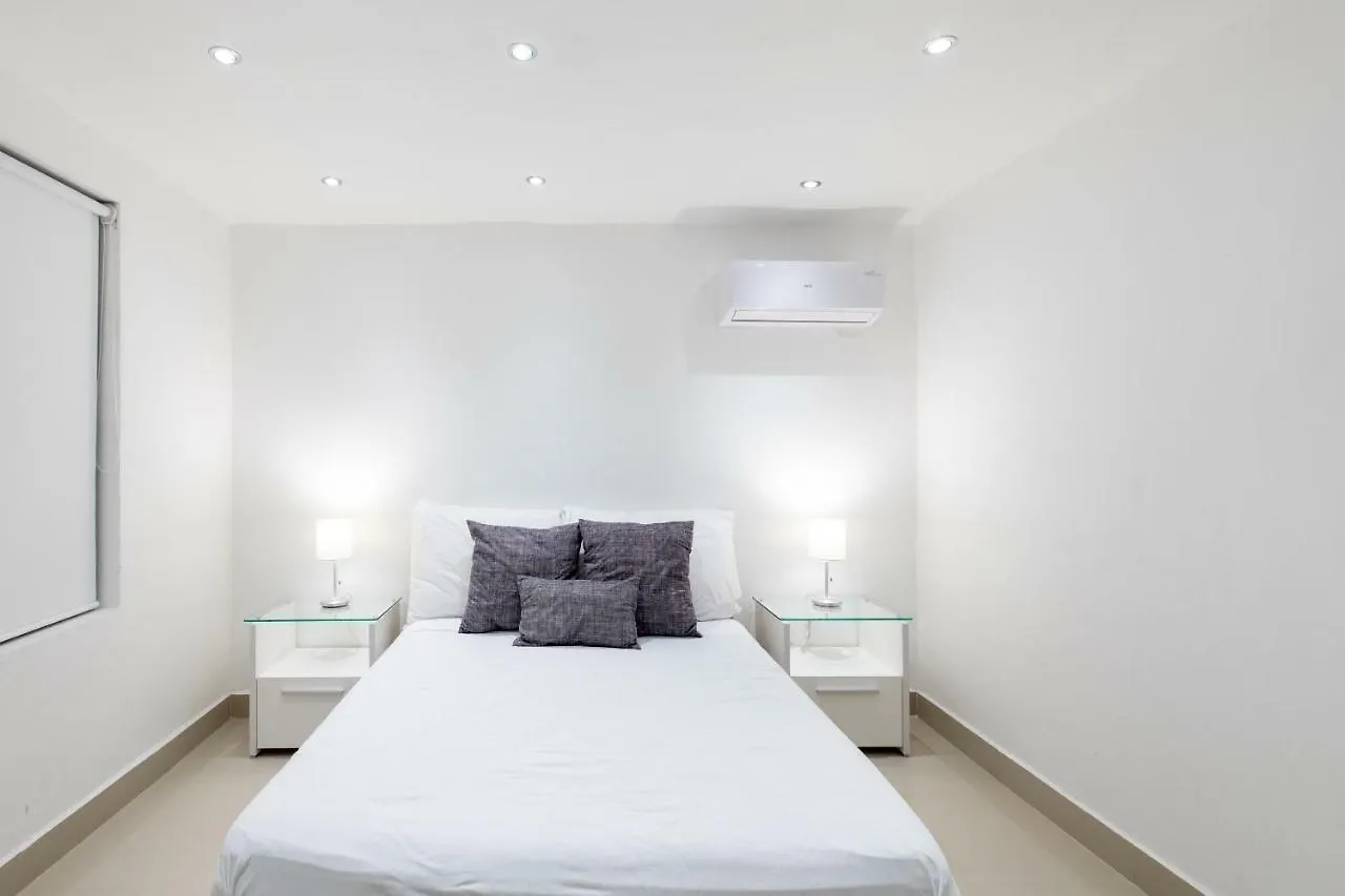 Departamento En Cancun De 2 Recamaras, Sala, Cocina, Tvs, Wifi 아파트 멕시코