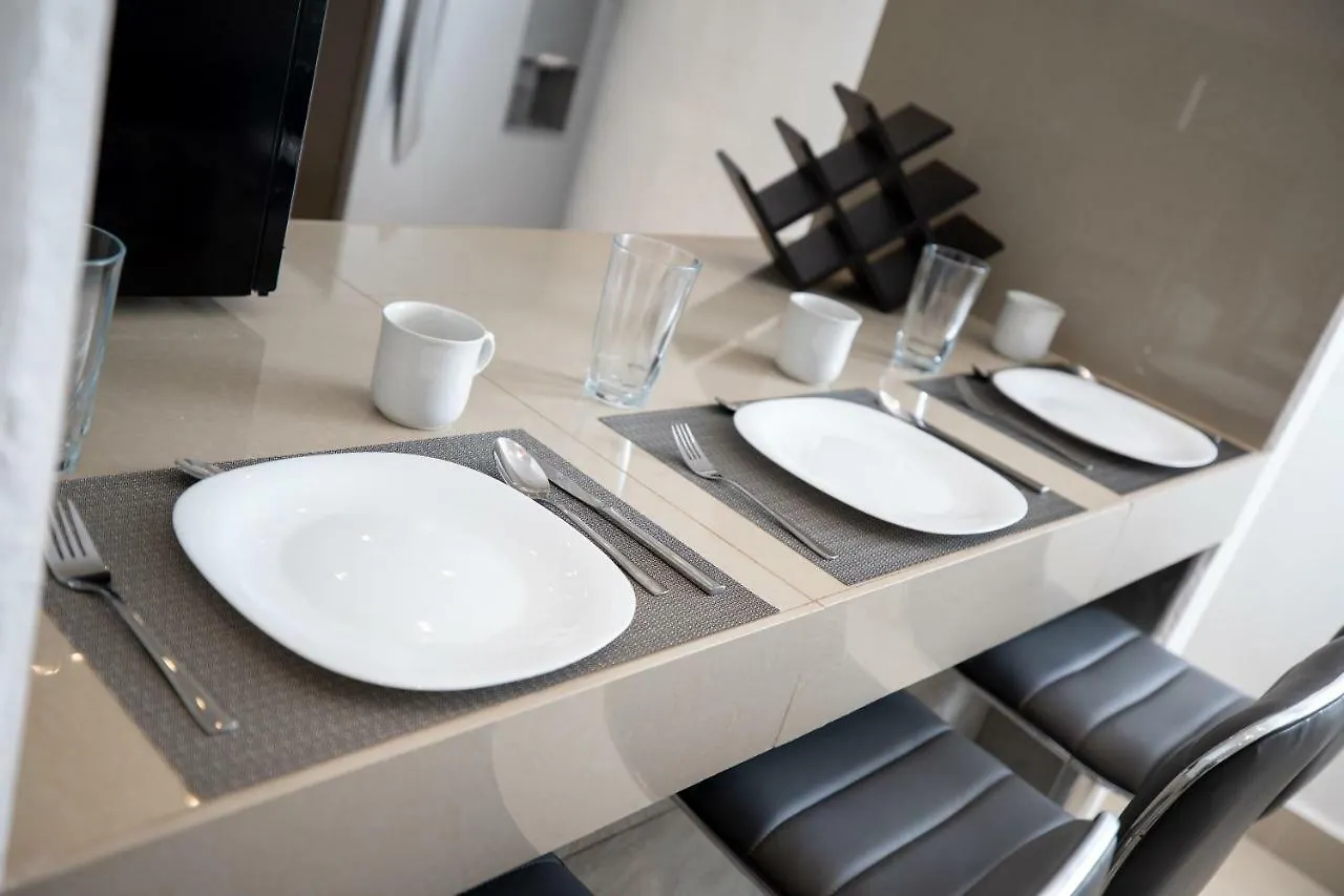 Departamento En Cancun De 2 Recamaras, Sala, Cocina, Tvs, Wifi 아파트