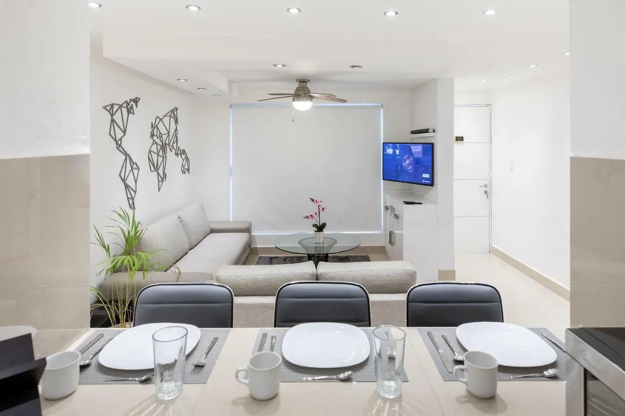 Departamento En Cancun De 2 Recamaras, Sala, Cocina, Tvs, Wifi 아파트