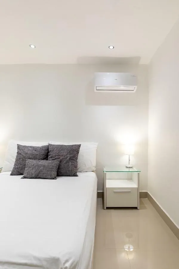 Departamento En Cancun De 2 Recamaras, Sala, Cocina, Tvs, Wifi 아파트