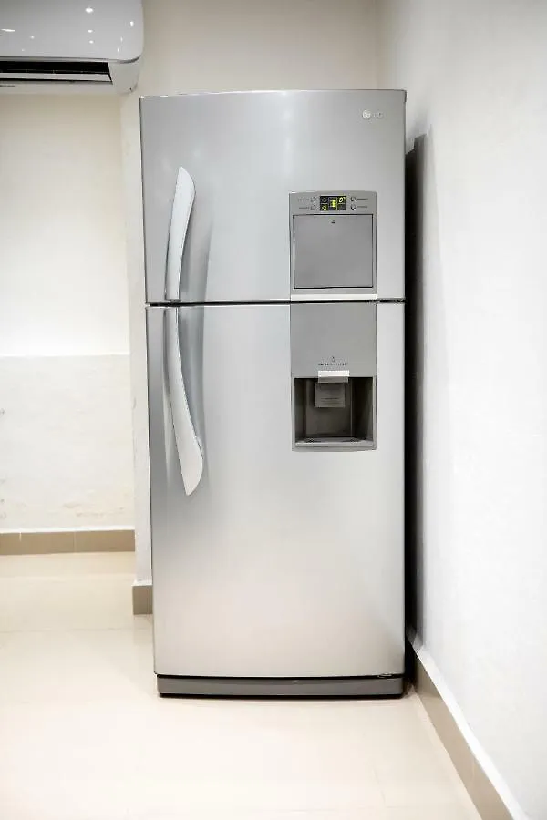 Departamento En Cancun De 2 Recamaras, Sala, Cocina, Tvs, Wifi 아파트 멕시코