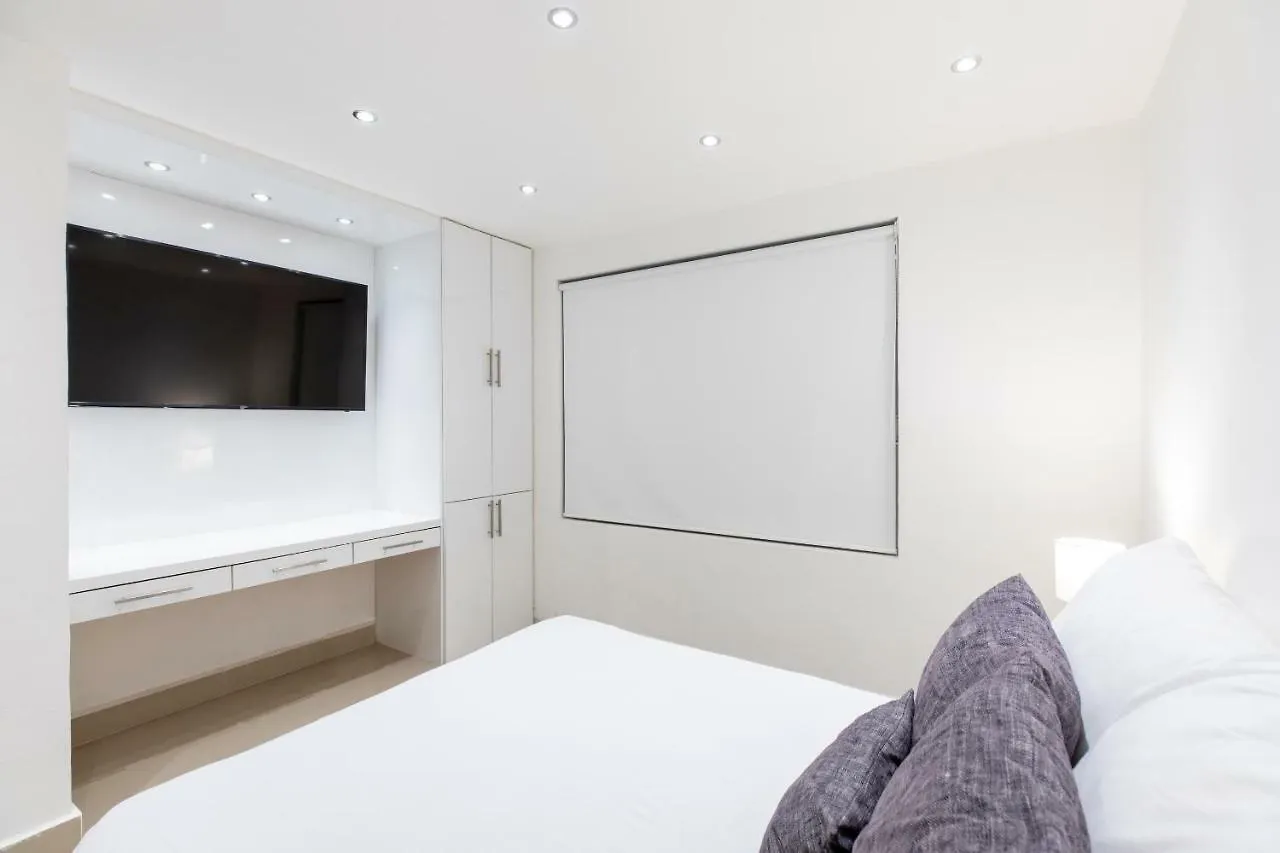 Departamento En Cancun De 2 Recamaras, Sala, Cocina, Tvs, Wifi Apartment 0*,